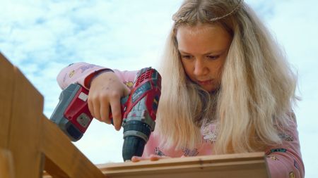 BRATSCH -- EIN DORF MACHT SCHULE