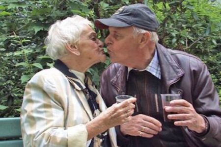 MÉNAGE À TROIS