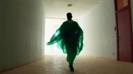 ZWISCHEN HIMMEL UND ERDE