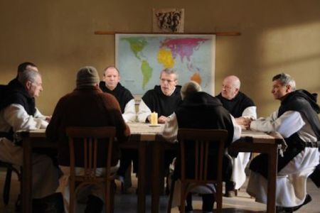 DES HOMMES ET DES DIEUX