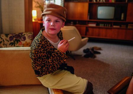 DER JUNGE MUSS AN DIE FRISCHE LUFT