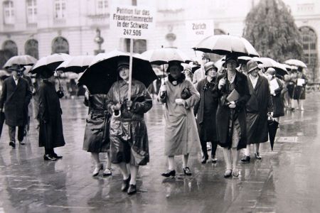 DE LA CUISINE AU PARLEMENT