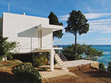 E.1027 – EILEEN GRAY AND THE HOUSE BY THE SEA