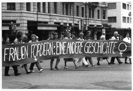 EINE ANDERE GESCHICHTE