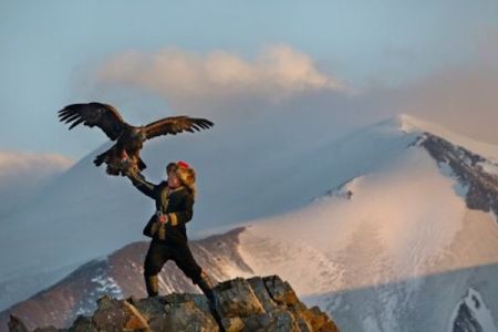 THE EAGLE HUNTRESS