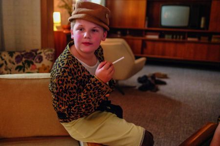 DER JUNGE MUSS AN DIE FRISCHE LUFT