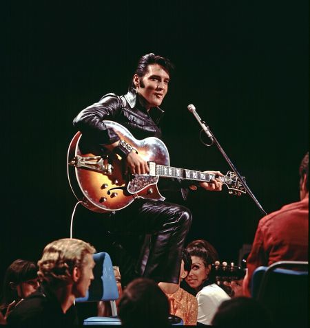 EPIC: ELVIS PRESLEY IN CONCERT