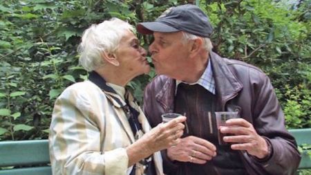 MÉNAGE À TROIS