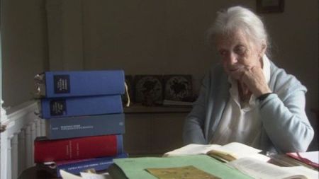 DIE FRAU MIT DEN 5 ELEFANTEN