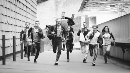 LASST DIE ALTEN STERBEN